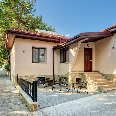 Къща За Гости Relax Хисаря Экстерьер фото